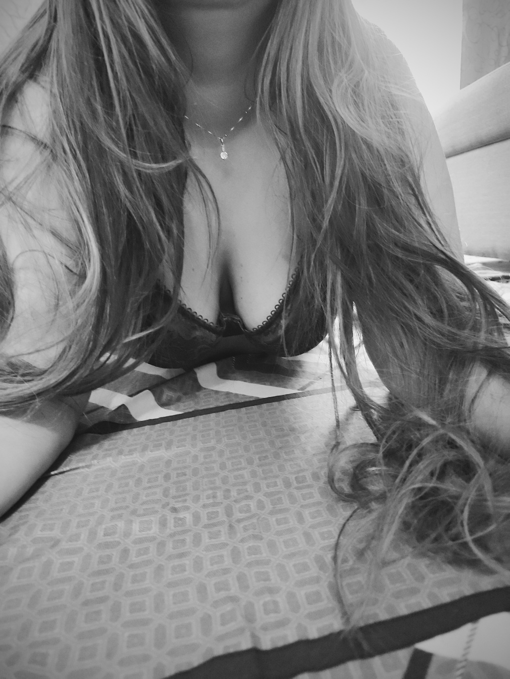 Оксана : проститутки индивидуалки в Омске