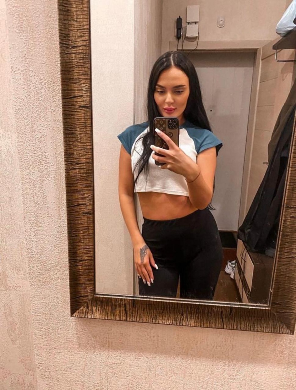 Надюша центр: проститутки индивидуалки в Омске