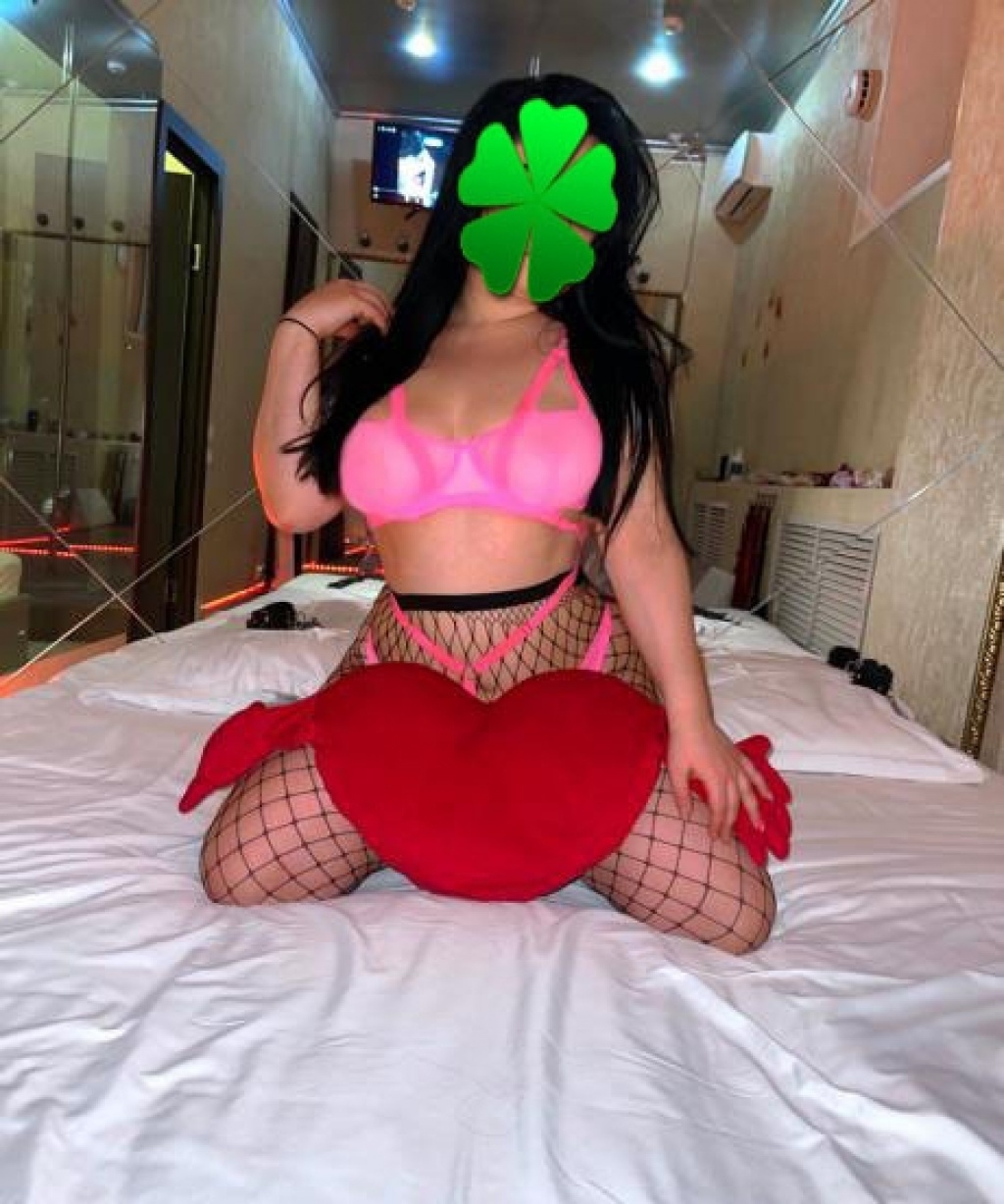 Варенька Бюст 4: проститутки индивидуалки в Омске